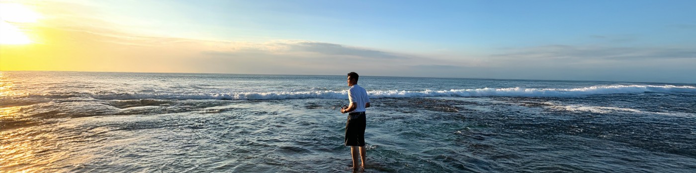 Araya by the ocean